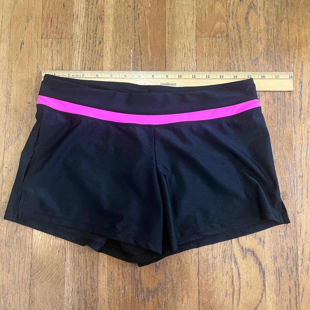 New Black and Pink Women's Swim Shorts Size Small (8)